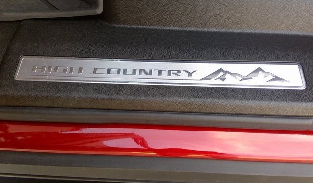 2023 Chevrolet Suburban High Country