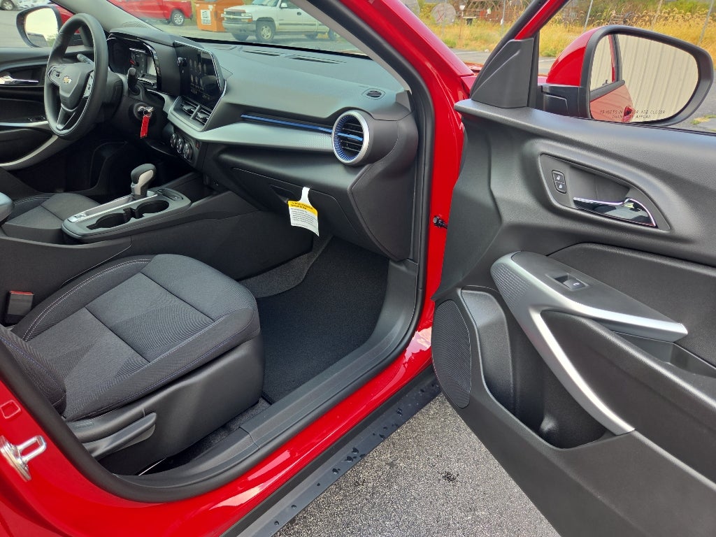 2026 Chevrolet Trax LS - Photo 31