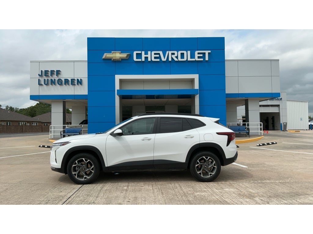 2025 Chevrolet Trax LT